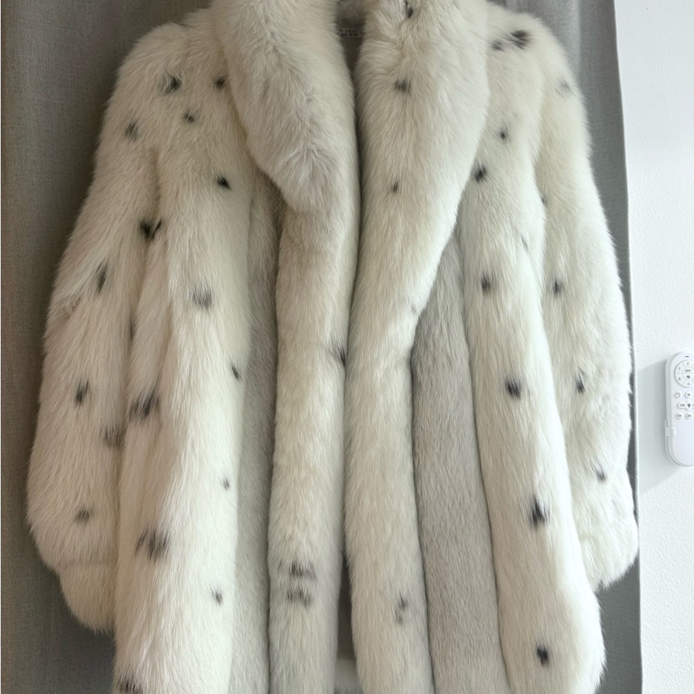 Luxury White Genuine Vintage Spotted Fox Fur Coat - Picture 6 of 8